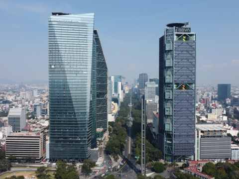 Mexico City business district skyline showing financial centers where headhunters Mexico recruit CFOs VPs and executive leadership talent for multinational companies expanding through nearshoring
