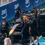 F1 pit stop tire change representing the critical Series B transition from founder mode to operator mode in startup leadership