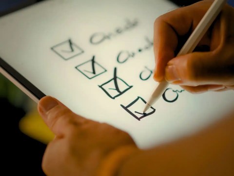 CFO search interview questions showing credential checklist versus judgment assessment